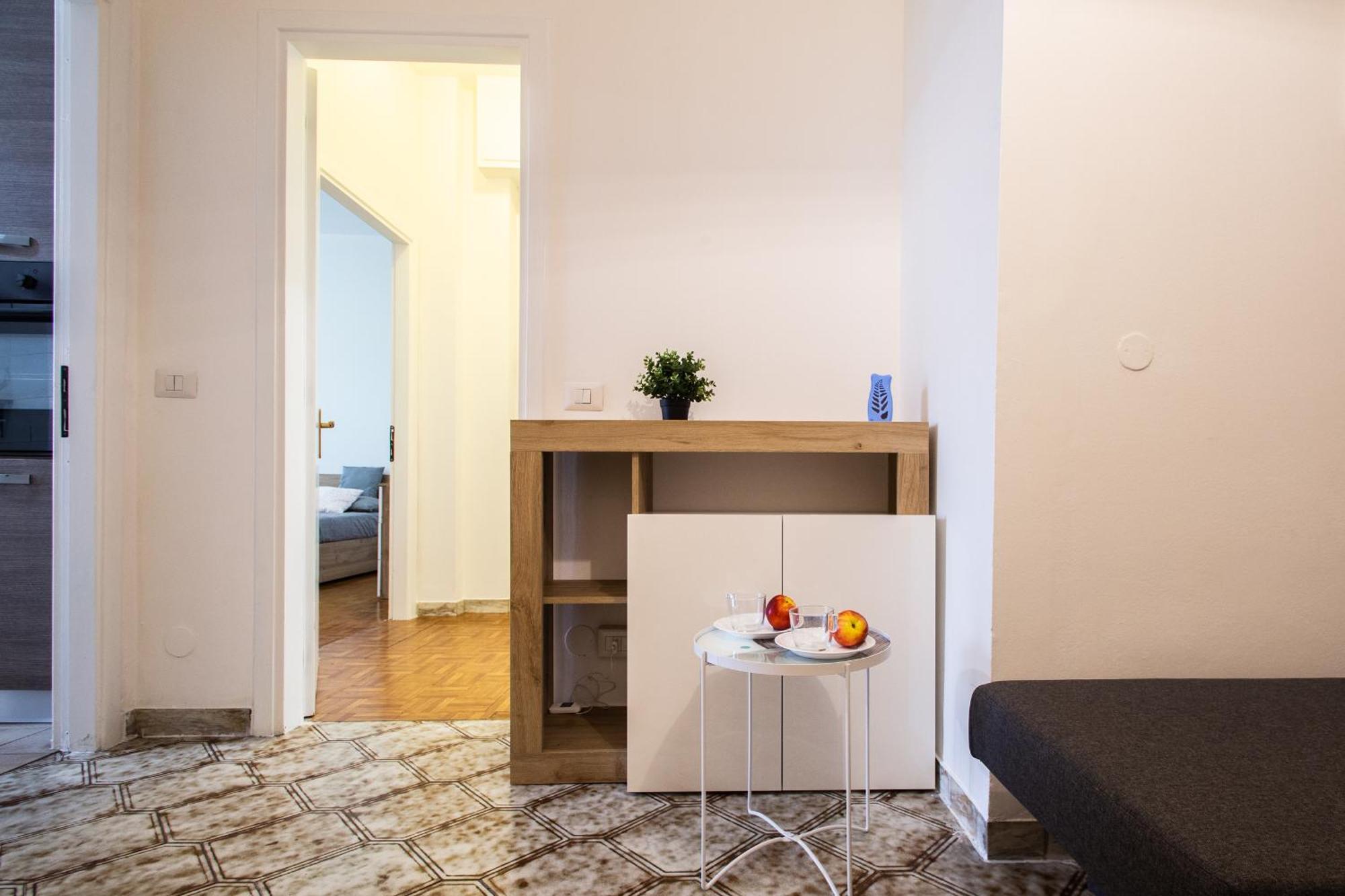 Milano-Linate Suite Self Check In & Free Parking Esterno foto