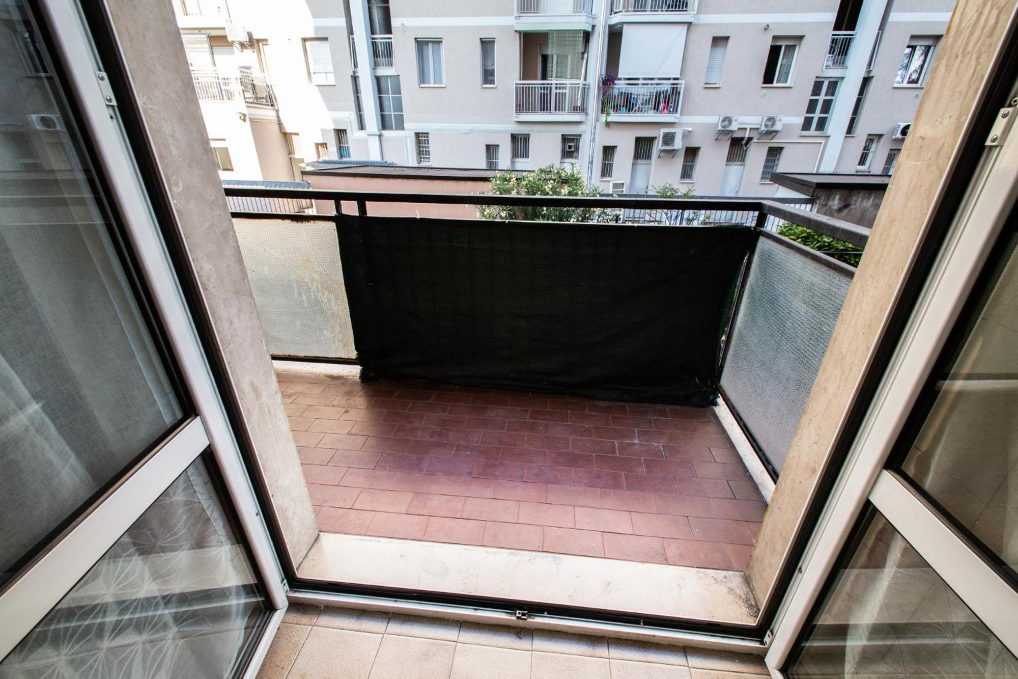 Milano-Linate Suite Self Check In & Free Parking Esterno foto
